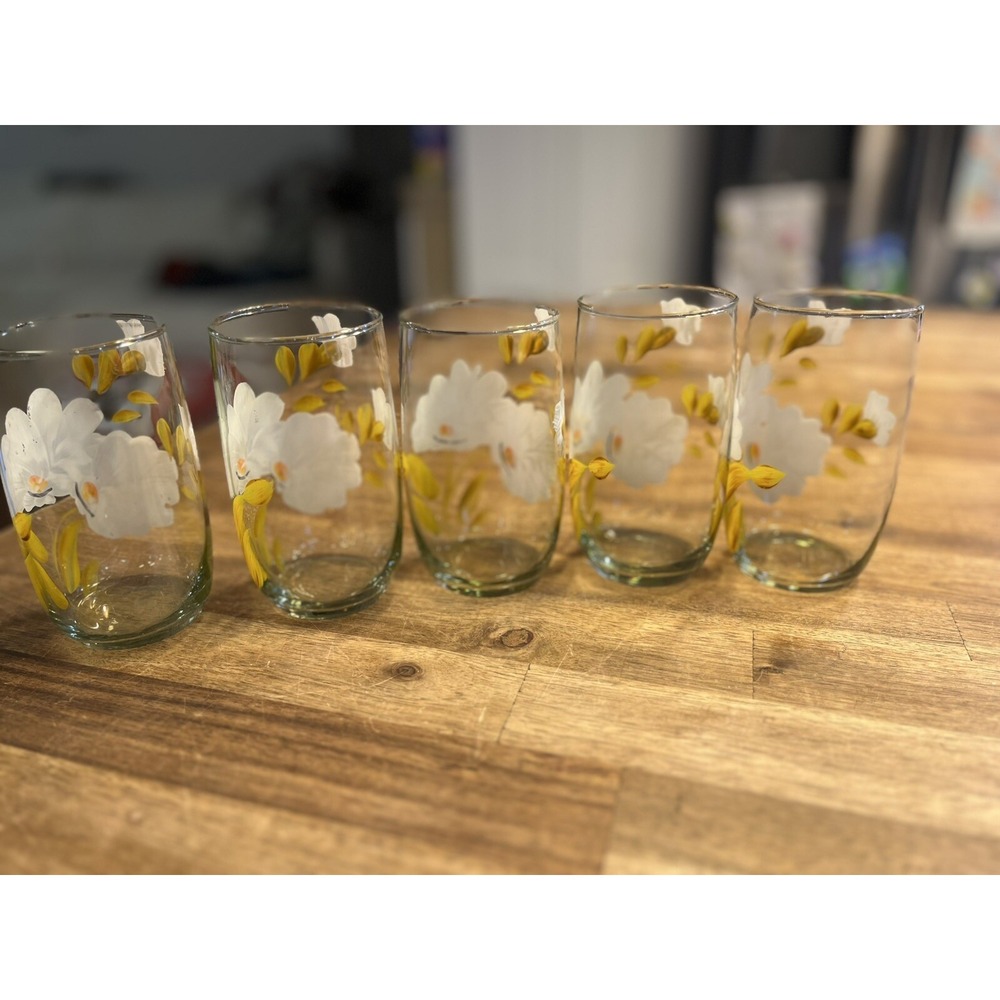 Vintage White Mum Glass Tumblers Hand Blown Hand Painted Set of 5 Mexico 5" tall - Picture 9 of 9